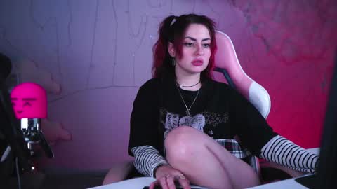 just call me Lana  and her security online show from 02-21-25, 10:37