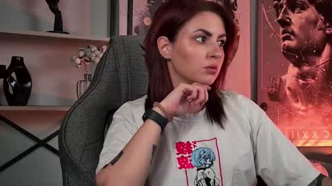 just call me Lana  and her security online show from 10-09-25, 11:08