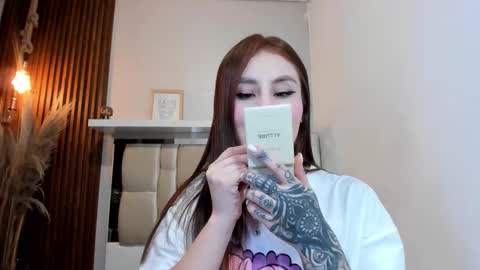 Snapshot of lana_jonnes_ chatting on 10-17-25, 09:50 Lana igauroraaaaaaaaa 1 online show from 10-17-25, 09:50