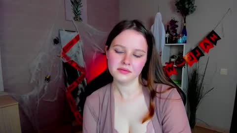 Lana online show from 10-28-25, 08:40