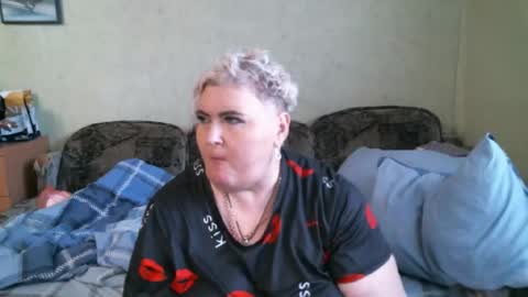 lanacat555 online show from 09-18-25, 12:40