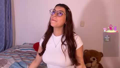 Snapshot of lanadekievit chatting on 11-18-25, 11:48 Lanadekievit online show from 11-18-25, 11:48