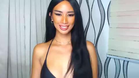 Snapshot of lanadel_hilton chatting on 01-20-25, 11:43 Lana online show from 01-20-25, 11:43