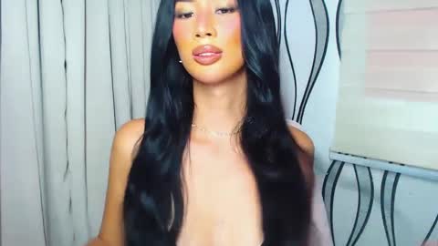 Snapshot of lanadel_hilton chatting on 01-21-25, 11:24 Lana online show from 01-21-25, 11:24