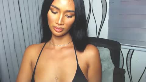 Snapshot of lanadel_hilton chatting on 02-10-25, 05:03 Lana online show from 02-10-25, 05:03