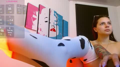 Alana Garcia  online show from 11-14-25, 11:42