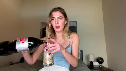 Snapshot of lanamaex chatting on 01-07-26, 07:16 Lana online show from 01-07-26, 07:16