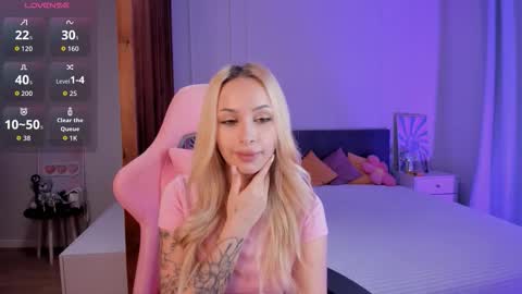 Lana online show from 12-22-25, 03:58