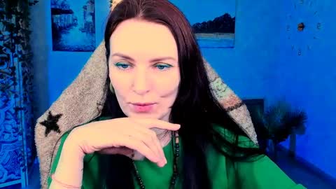 Snapshot of lanaradiance chatting on 04-29-26, 05:30 Lana Radiance online show from 04-29-26, 05:30