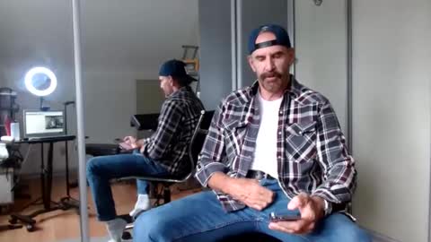 Snapshot of lancedad1 chatting on 10-07-25, 06:27 Lance online show from 10-07-25, 06:27