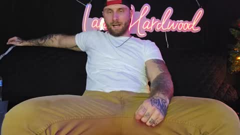 Snapshot of lancehardwood222 chatting on 12-07-24, 01:47 LANCE online show from 12-07-24, 01:47