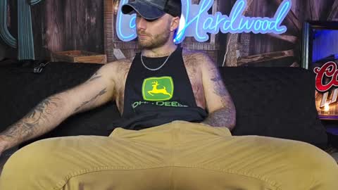 Snapshot of lancehardwood222 chatting on 01-02-25, 01:38 LANCE online show from 01-02-25, 01:38