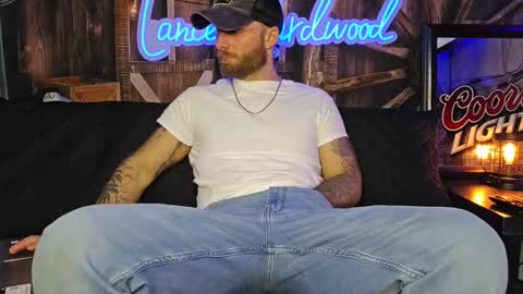 Snapshot of lancehardwood222 chatting on 03-09-25, 02:07 LANCE online show from 03-09-25, 02:07