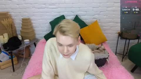 Snapshot of landel_boy chatting on 02-22-25, 08:53 Lanny online show from 02-22-25, 08:53