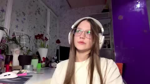 Snapshot of lanieentler chatting on 03-12-26, 06:14 Eva online show from 03-12-26, 06:14