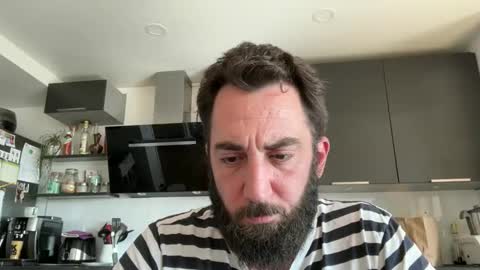 Snapshot of lanimalr chatting on 09-19-25, 12:28 Lanimal online show from 09-19-25, 12:28