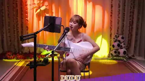 lankwaifong_cindy online show from 06-13-26, 03:32