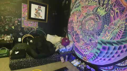 Snapshot of lankyasain23 chatting on 01-24-25, 06:35 LankyOne online show from 01-24-25, 06:35