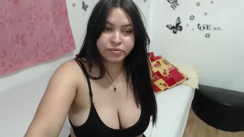 Snapshot of lanna_hot69 chatting on 01-14-25, 08:20 Prettywoman online show from 01-14-25, 08:20