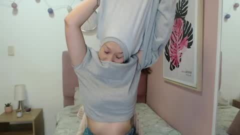 Lanna online show from 04-21-26, 01:17