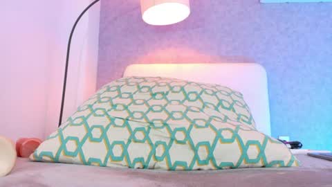 lanna_w online show from 07-28-26, 08:52