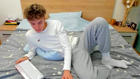 Fandi online show from 12-10-24, 07:58