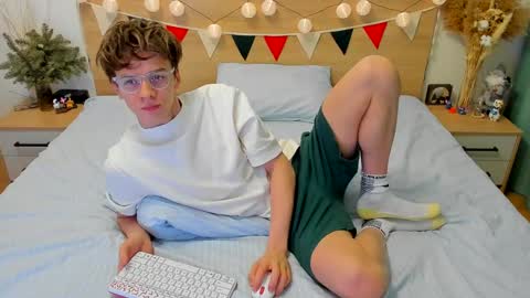 Fandi online show from 01-28-25, 02:43