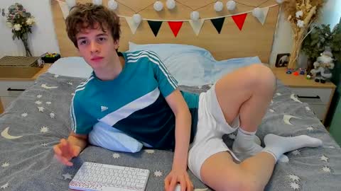 Fandi online show from 02-24-25, 08:06