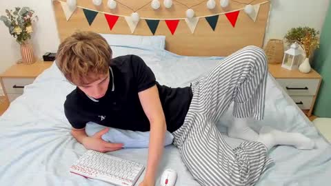 Fandi online show from 03-11-25, 04:18