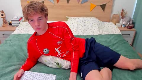 Fandi online show from 09-20-25, 08:04