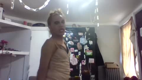 Snapshot of lapuzzycat201923 chatting on 12-04-24, 05:00 Lapuzzycat201923 online show from 12-04-24, 05:00