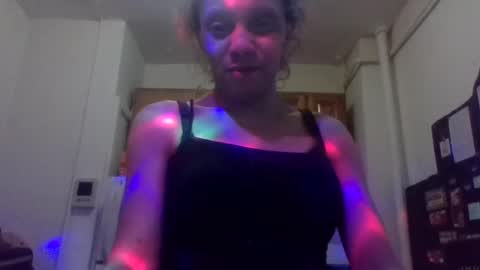 Snapshot of lapuzzycat201923 chatting on 02-06-25, 01:10 Lapuzzycat201923 online show from 02-06-25, 01:10