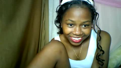 Snapshot of lara_belle chatting on 05-10-26, 10:04 lara_belle online show from 05-10-26, 10:04