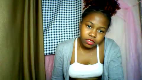 Snapshot of lara_belle chatting on 06-09-26, 03:56 lara_belle online show from 06-09-26, 03:56