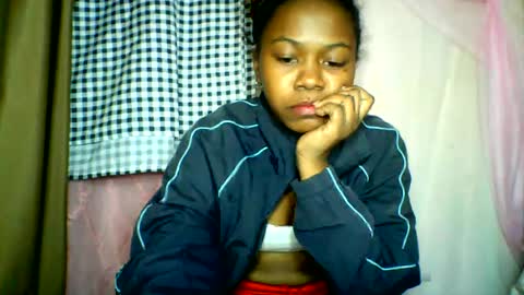 Snapshot of lara_belle chatting on 06-12-26, 07:24 lara_belle online show from 06-12-26, 07:24