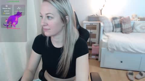 Lara online show from 11-14-25, 05:22