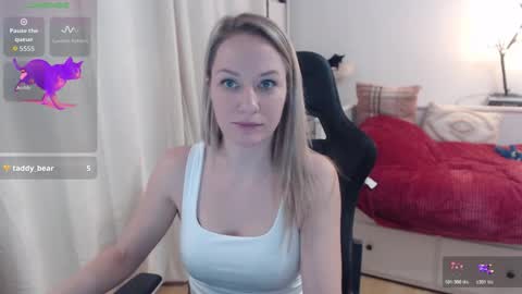 Snapshot of lara_c_rau chatting on 01-07-26, 05:15 Lara online show from 01-07-26, 05:15