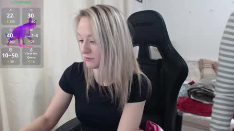 Snapshot of lara_c_rau chatting on 02-01-26, 03:54 Lara online show from 02-01-26, 03:54