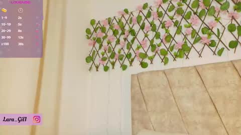 Lara Gill online show from 09-17-25, 01:24