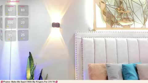      700  200   online show from 11-30-25, 05:06