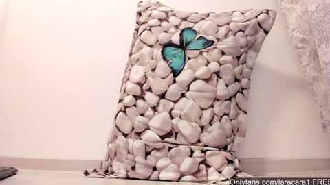 Snapshot of laracara chatting on 01-19-25, 07:57 Lara online show from 01-19-25, 07:57