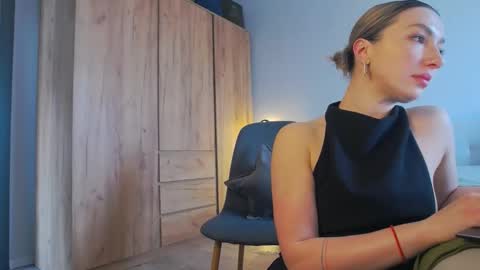 Snapshot of larakanes chatting on 03-10-25, 11:53 LaraKanes online show from 03-10-25, 11:53