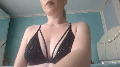 LaraLane online show from 06-15-26, 07:27