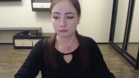 Laralianna online show from 12-11-24, 01:17