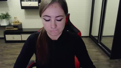 Laralianna online show from 09-16-25, 01:56