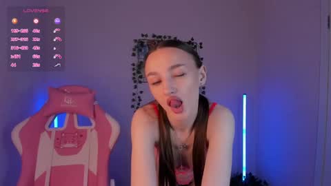 MY NAME IS LILY online show from 03-06-25, 04:19