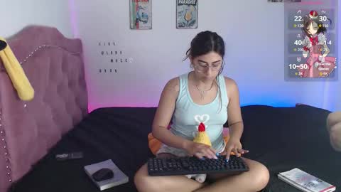 laramucci online show from 11-22-25, 03:44