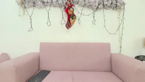 Lara Murphy online show from 12-18-25, 10:38