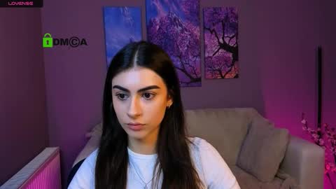 Snapshot of laratiz chatting on 11-14-25, 10:25 laratiz online show from 11-14-25, 10:25