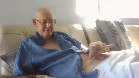 largerthan-   say hi on entry online show from 03-28-26, 11:15